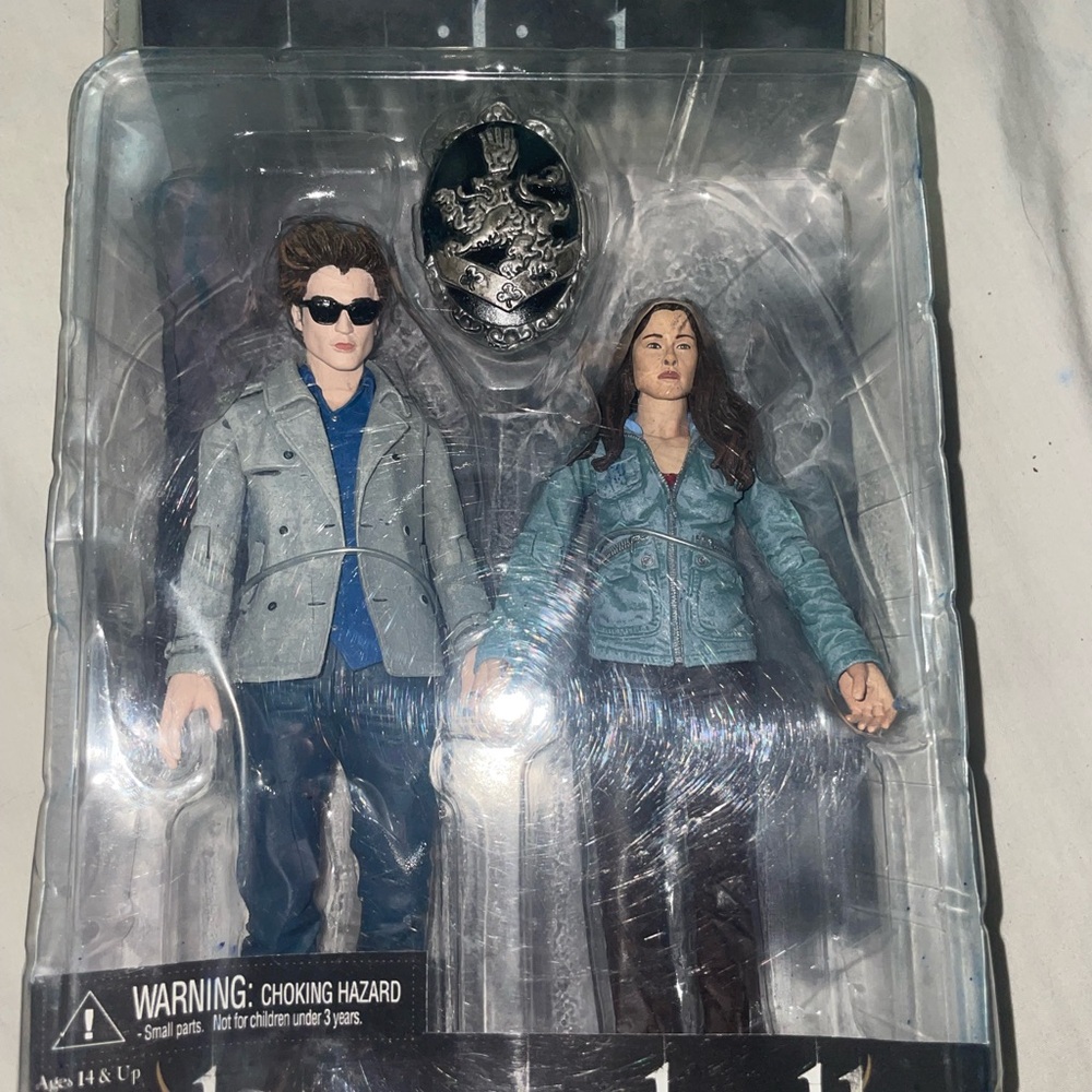 Action Figure Set with Blue and Gray Outfits